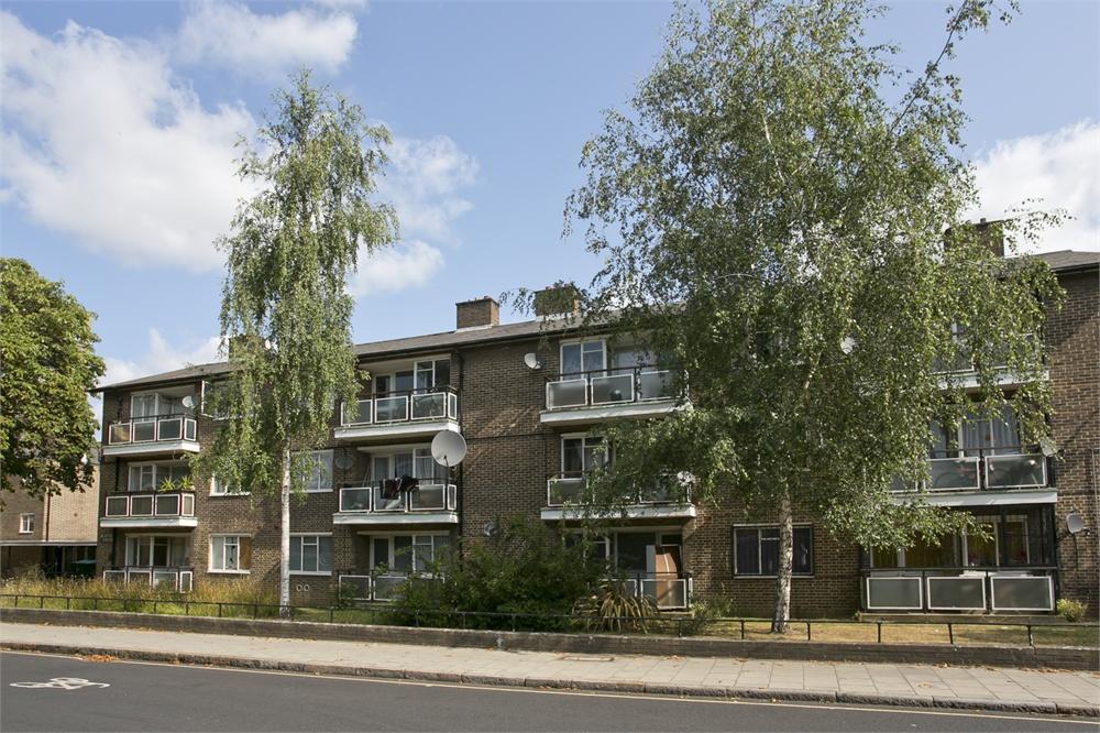 Sw9 0lp Caldwell Street, Oval SW9 2 bed flat - £2,100 pcm (£485 pw)