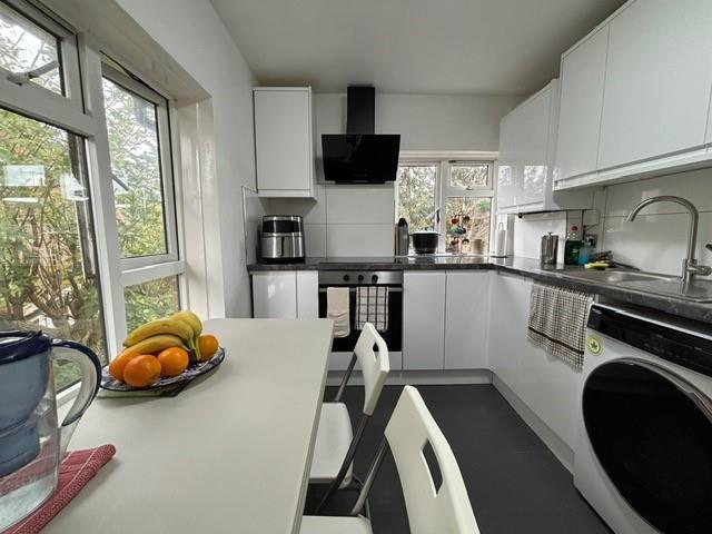 246 HANGLETON WAY KITCHEN.jpg