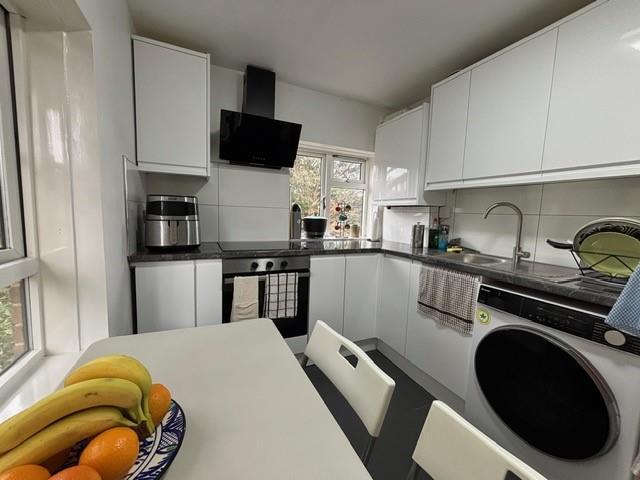 246 HANGLETON WAY KITCHEN 2.jpg