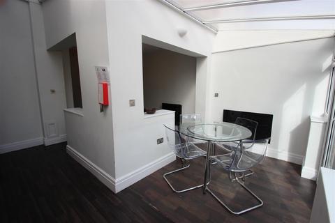 5 bedroom house to rent, Kingston Road