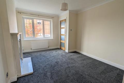 2 bedroom end of terrace house to rent, Maizebrook, Dewsbury