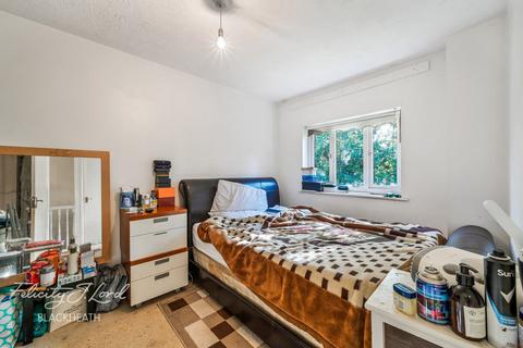 3 bedroom terraced house for sale, Bentham Road, London