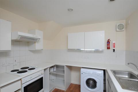 3 bedroom house to rent, Wilson Place, Cave Street