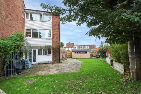 3 bedroom end of terrace house for sale, Colne Gardens, London Colney, St. Albans, Hertfordshire