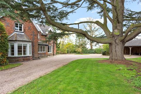 4 bedroom detached house for sale, Middlewich Road, Minshull Vernon, CW1