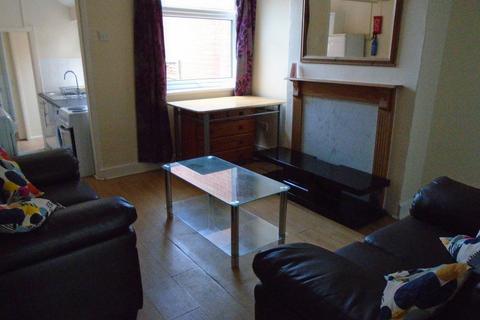 3 bedroom house to rent, 6 School Terrace, B29 6DY