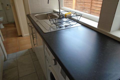 3 bedroom house to rent, 6 School Terrace, B29 6DY