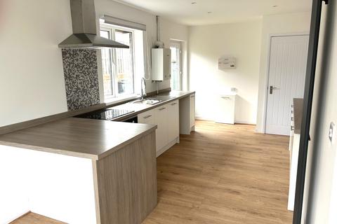 2 bedroom detached bungalow to rent, Wingerworth, Chesterfield S42