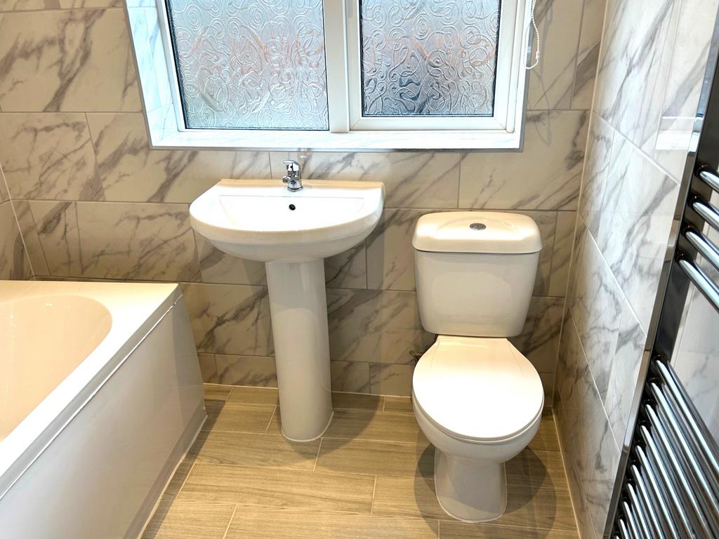 Bathroom T202409261317.jpg