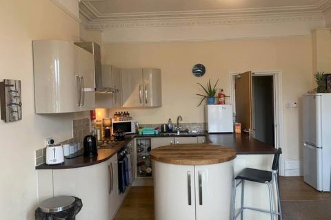 3 bedroom house share to rent, 39A Connaught Avenue