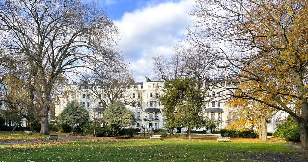 Sw7 4ax London SW7 5 bed terraced house - £34,667 pcm (£8,000 pw)
