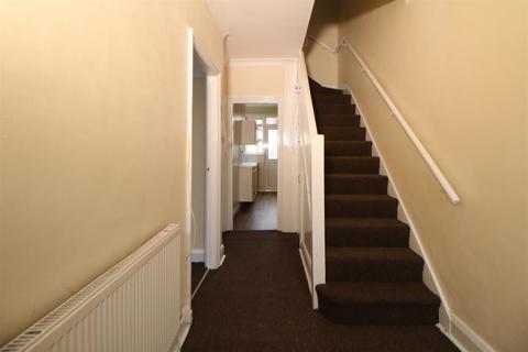 3 bedroom house to rent, Southall, UB1