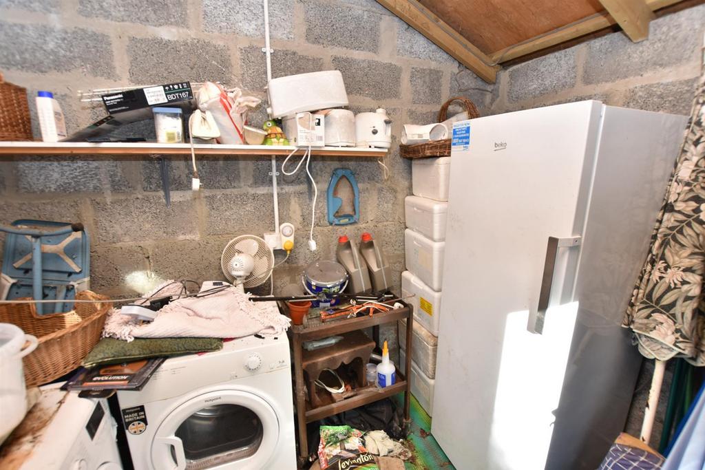 Outbuilding (2)