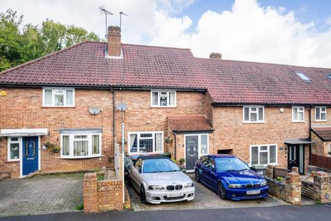 81 The Glade, Coulsdon, CR5 1SS