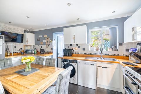 81 The Glade, Coulsdon, CR5 1SS