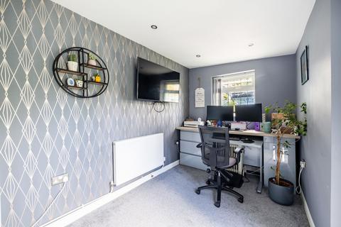 81 The Glade, Coulsdon, CR5 1SS