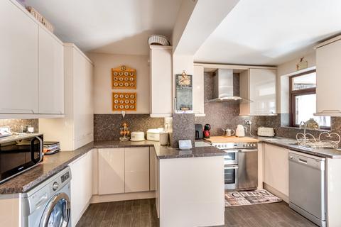 28 Milnrow Road, Sheffield, S5 9LU
