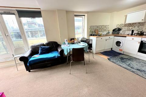 2 bedroom apartment for sale, Town Hall Street East, Halifax HX1