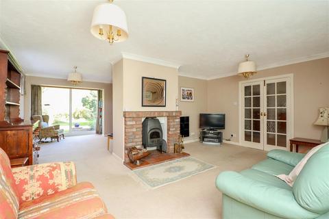 4 bedroom detached bungalow for sale, Lime Kiln Road, Mannings Heath, Horsham