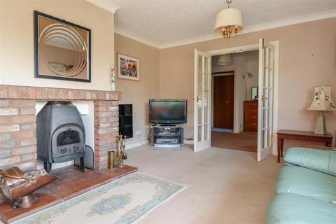 4 bedroom detached bungalow for sale, Lime Kiln Road, Mannings Heath, Horsham