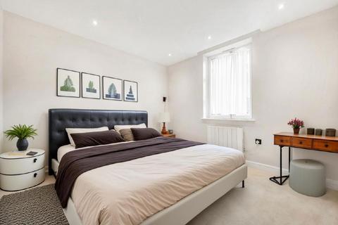 1 bedroom flat for sale, Clifton Walk, Hammersmith