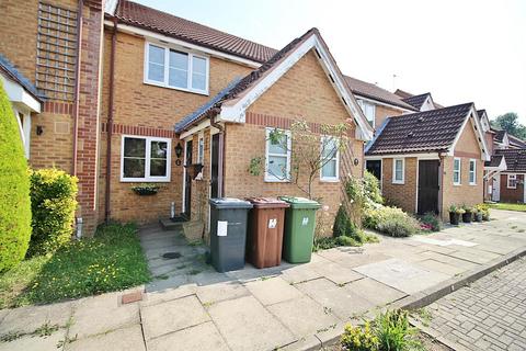 2 bedroom house to rent, Novello Way, Borehamwood