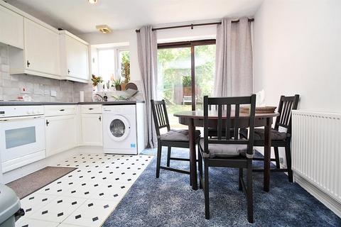 2 bedroom house to rent, Novello Way, Borehamwood