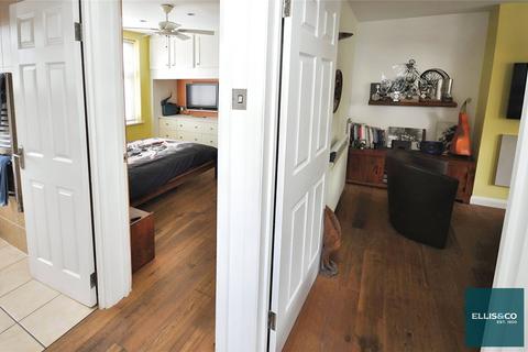 58 Trinity Road, London, N2 8JJ