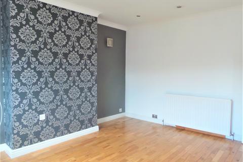 3 bedroom flat to rent, Westway, Gateshead NE11