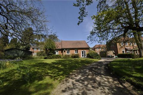 Office to rent - Forest Road, Horsham RH12