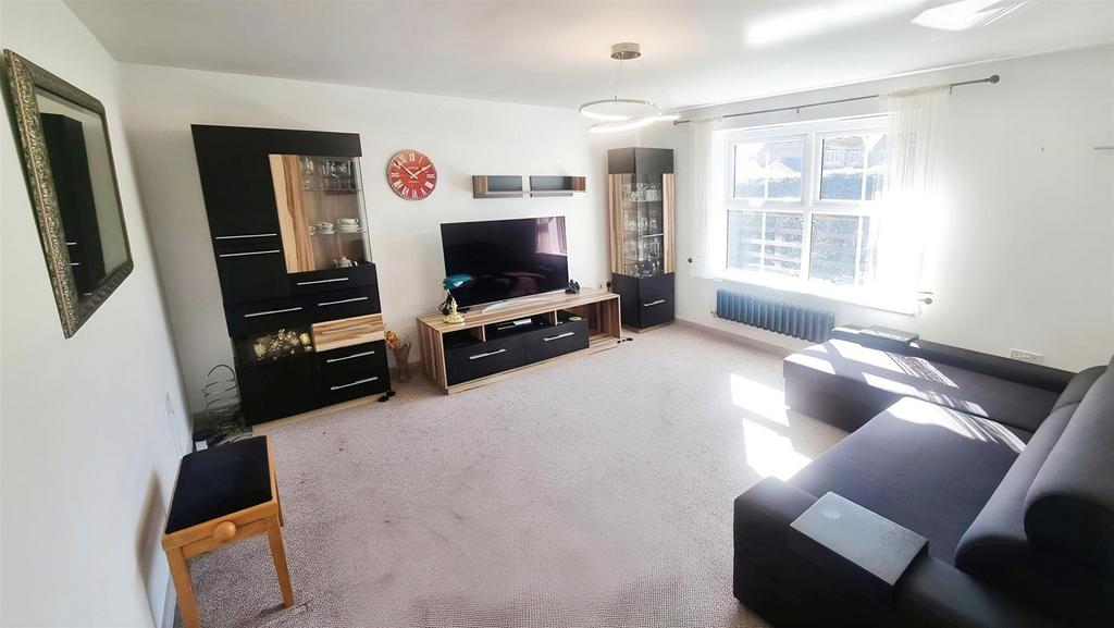 E1d9ce55-84h9q EVUk EO-dbajx6l Kx Q.jpg