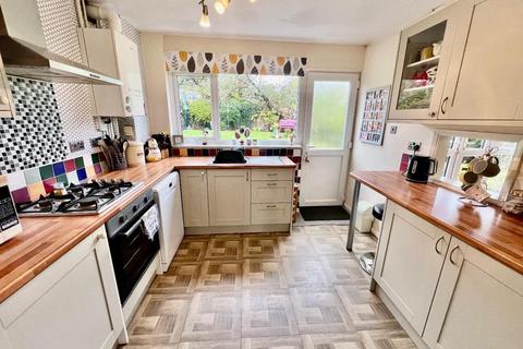 3 bedroom detached house for sale, Catesby Road, Rothwell, Kettering