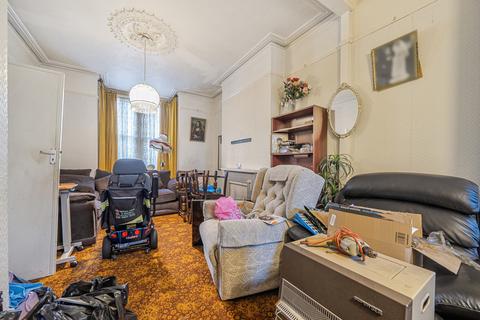 54 Bradgate Road, London, SE6 4TS