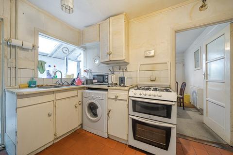 54 Bradgate Road, London, SE6 4TS