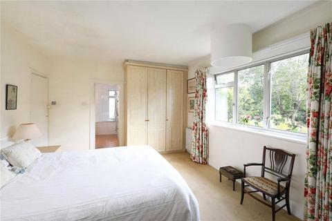 19 Ernle Road, London, SW20 0HH