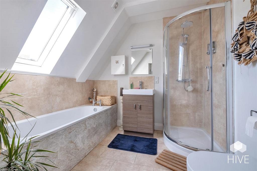 Bedroom 1 en-suite
