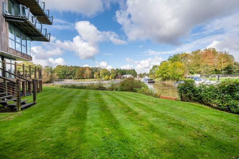 1 bedroom apartment for sale, Jessamy Road, Weybridge, KT13