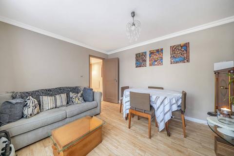 2 bedroom flat for sale, Cedar Grove, South Ealing, London, W5