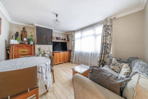 2 bedroom flat for sale, Cedar Grove, South Ealing, London, W5