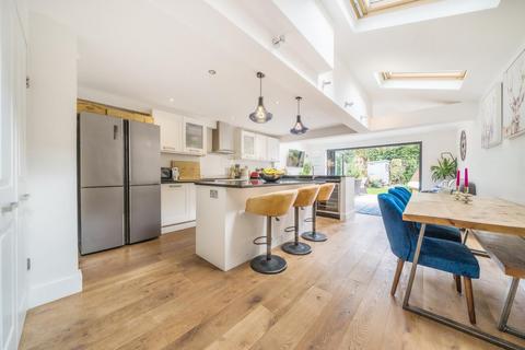 44 Winfrith Road, London, SW18 3BD