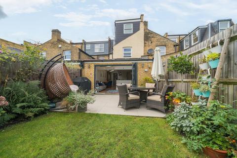 44 Winfrith Road, London, SW18 3BD