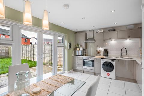 12 Violet Walk, Fradley, Lichfield, WS13 8TU