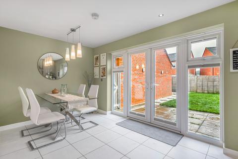 12 Violet Walk, Fradley, Lichfield, WS13 8TU