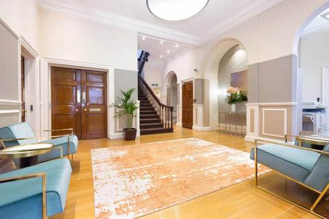 Serviced office to rent, London W1W