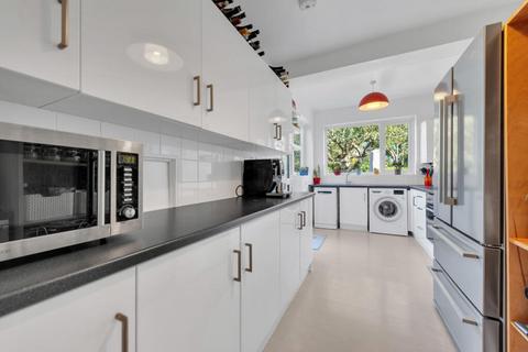 89 Marvels Lane, London, SE12 9PH