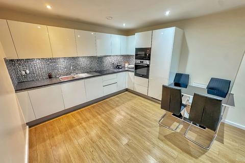 2 bedroom flat to rent, 527-529 Staines Road, Hounslow TW4