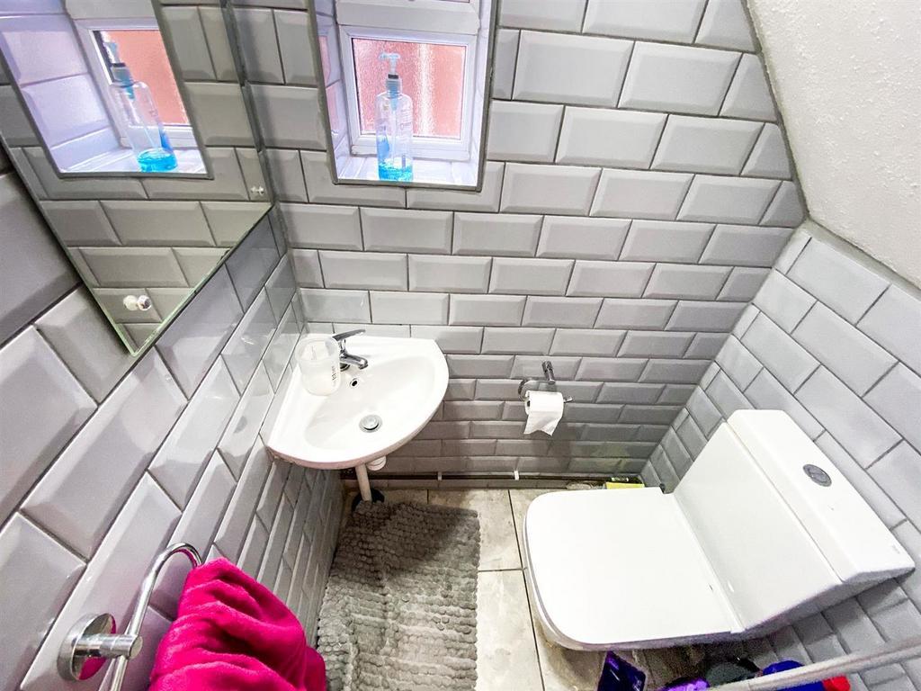 Downstairs WC.jpg