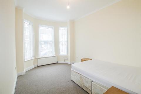 1 bedroom end of terrace house to rent, Durnsford Road, Wimbledon Park