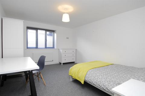 2 bedroom flat to rent, Belgrave Lane, Plymouth PL4