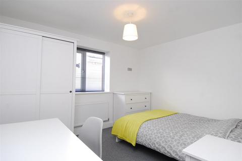 2 bedroom flat to rent, Belgrave Lane, Plymouth PL4